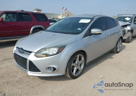 2013 Ford Focus Titanium z USA, uszkodzony, nr VIN 1FADP3N27DL220304